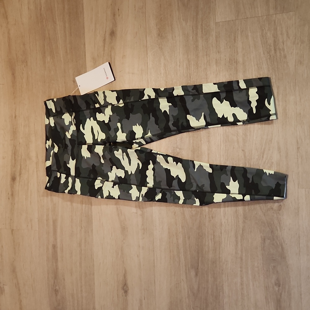 Lululemon Fast and Free Crop size 6 NWT